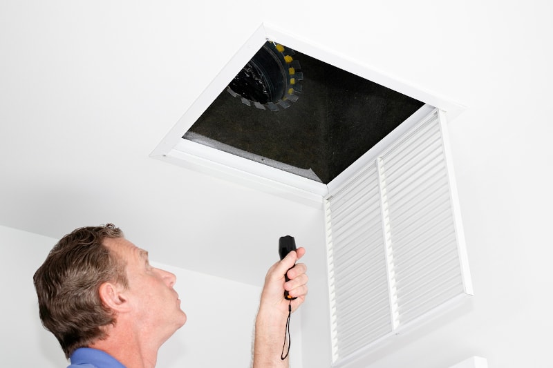 Do Dirty Air Ducts Impact Efficiency and Health in Surf City, NC?